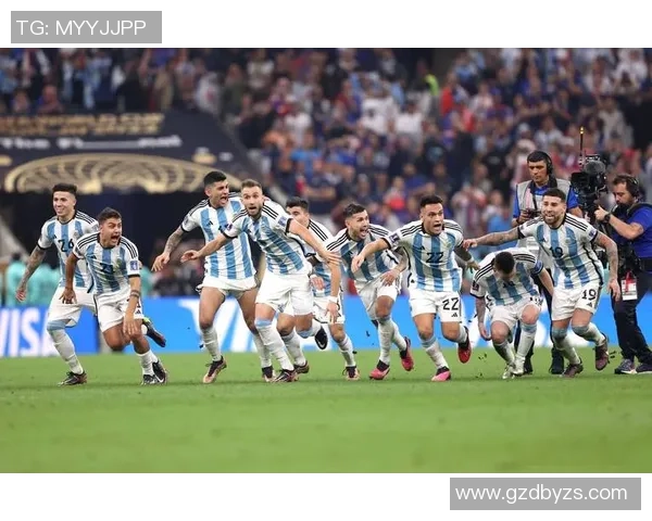 聚焦足球前锋球星的崛起与影响力分析:从技术到领导力的全面探讨 聚焦足球前锋球星的崛起与影响力分析:从技术到领导力的全面探讨